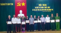 Thành ủy thành phố Kon Tum trao thưởng cho các tập thể, cá nhân tiêu biểu, điển hình trong học tập và làm theo tấm gương đạo đức Hồ Chí Minh