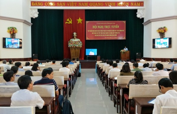 Quang cảnh Hội nghị toàn tỉnh Kon Tum tập huấn Nghị định 09 của CP quy định việc phát ngôn và cung cấp thông tin cho báo chí (tổ chức 10/2017)