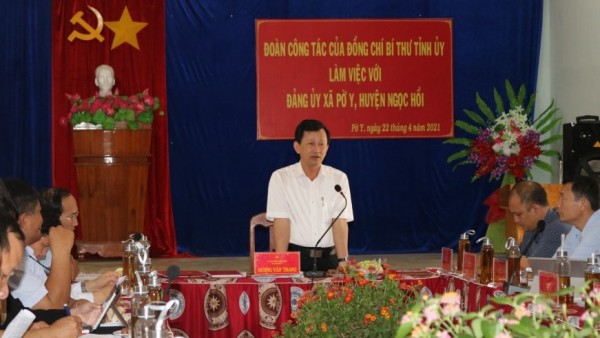 Đồng chí Bí thư Tỉnh ủy phát biểu tại buổi làm việc với xã Pờ Y, huyện Ngọc Hồi