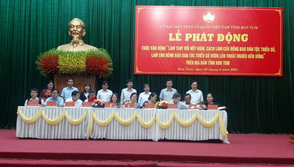 Ký kết giao ước thi đua Uỷ ban MTTQ Việt Nam giữa các huyện, thành phố trong tỉnh