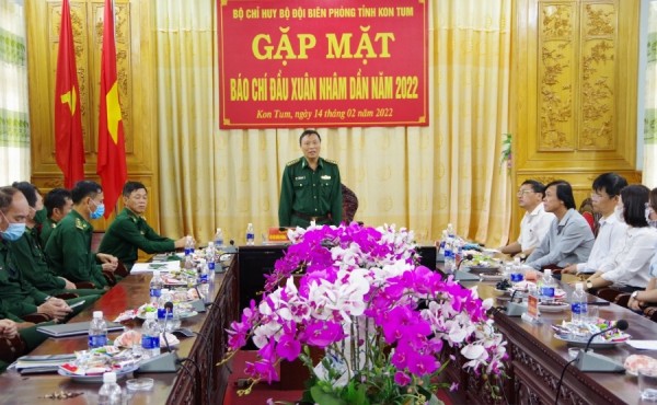 Đại tá Lê Minh Chính, Bí thư Đảng uỷ, Chính uỷ BĐBP tỉnh phát biểu tại buổi gặp mặt
