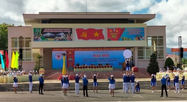 Quang cảnh Lễ khai mạc Đại hội TDTT huyện Kon Rẫy
