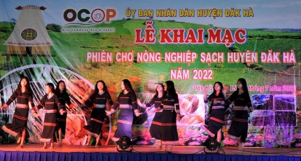 Huyện Đăk Hà khai mạc Phiên chợ nông nghiệp sạch năm 2022 (ảnh: baokontum.com.vn)
