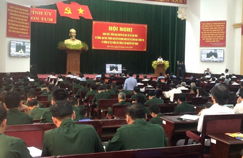 Hội nghị triển khai Chuyên đề của tỉnh năm 2023 và sinh hoạt chính trị, tư tưởng về tác phẩm của Tổng Bí thư Nguyễn Phú Trọng.