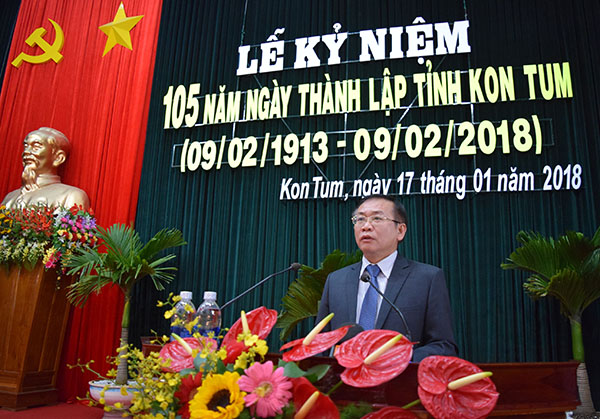 Phó Bí thư Tỉnh ủy, Chủ tịch UBND tỉnh Nguyễn Văn Hòa đọc diễn văn ôn lại quá trình hình thành và phát triển tỉnh Kon Tum sau 105 năm (nguồn ảnh: kontum.gov.vn)