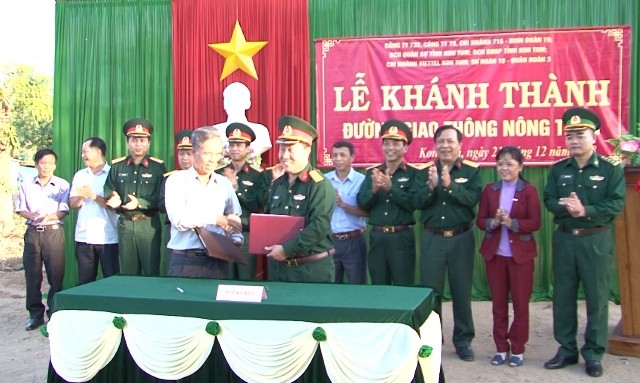 Bàn giao công trình dân vận của các đơn vị quân đội trên địa bàn tỉnh Kon Tum năm 2018