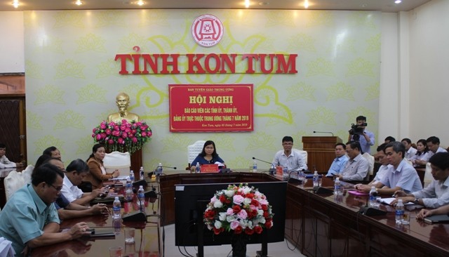 Điểm cầu Hội nghị Báo cáo viên tại tỉnh Kon Tum