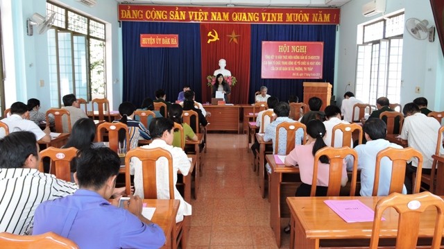 Quang cảnh Hội nghị tổng kết 10 năm thực hiện Hướng dẫn số 35-HD/BTCTW huyện Đăk Hà