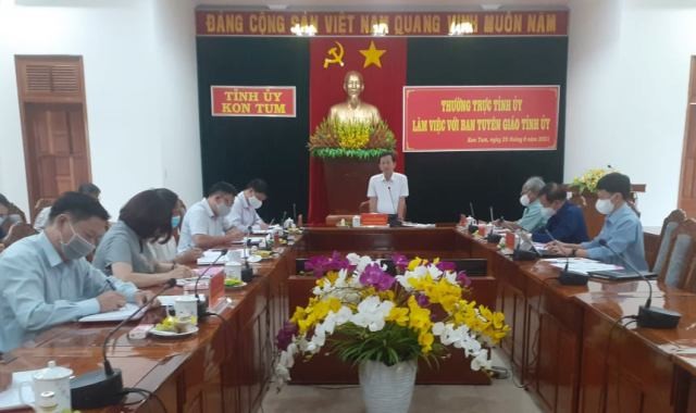 Đồng chí Dương Văn Trang phát biểu kết luận tại buổi làm việc